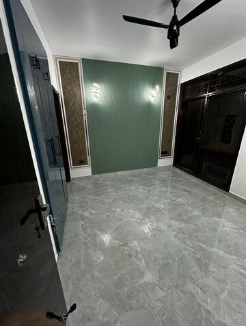 Room in 4 BHK Apartment at Ittina Cooke, Cooke Town – for Rent