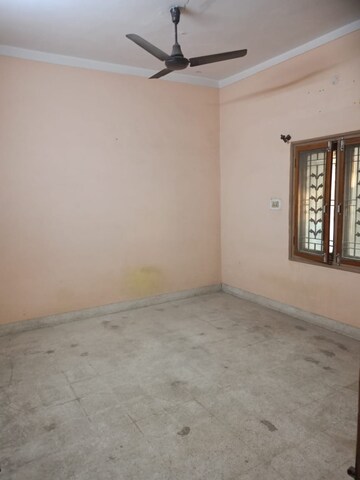 Room in 2.5 BHK Independent House at Telibandha – for Rent