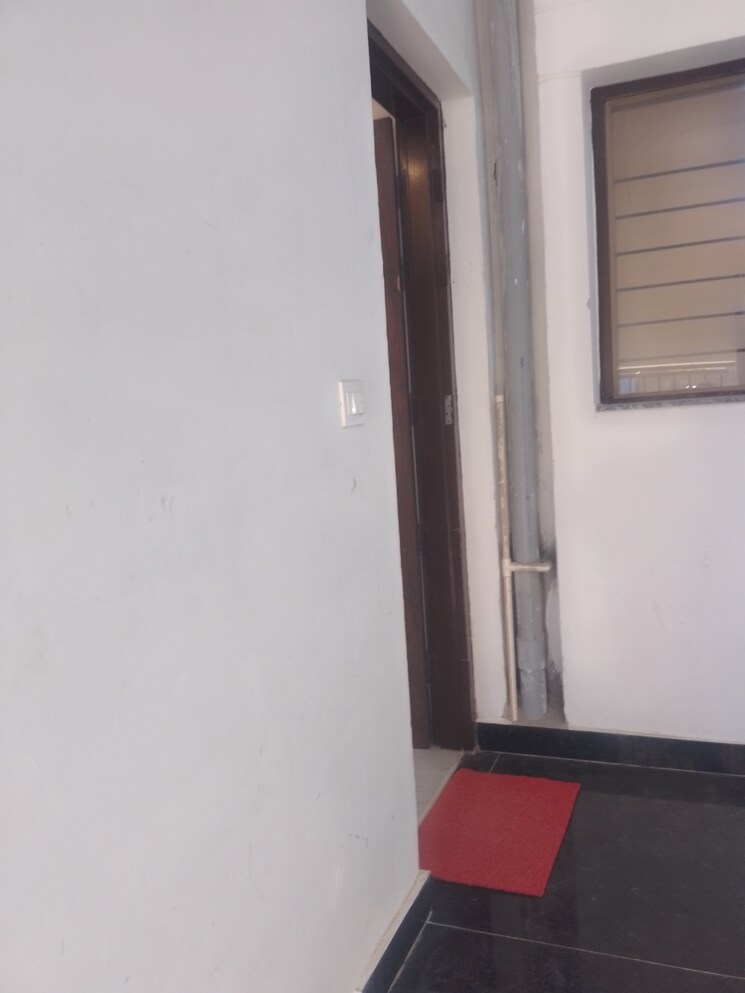 Room, ludhiana chandigarh hwy 2 Bedroom 100 Sq.Yd. Apartment In LudhianA Chandigarh Hwy Mohali 8310899