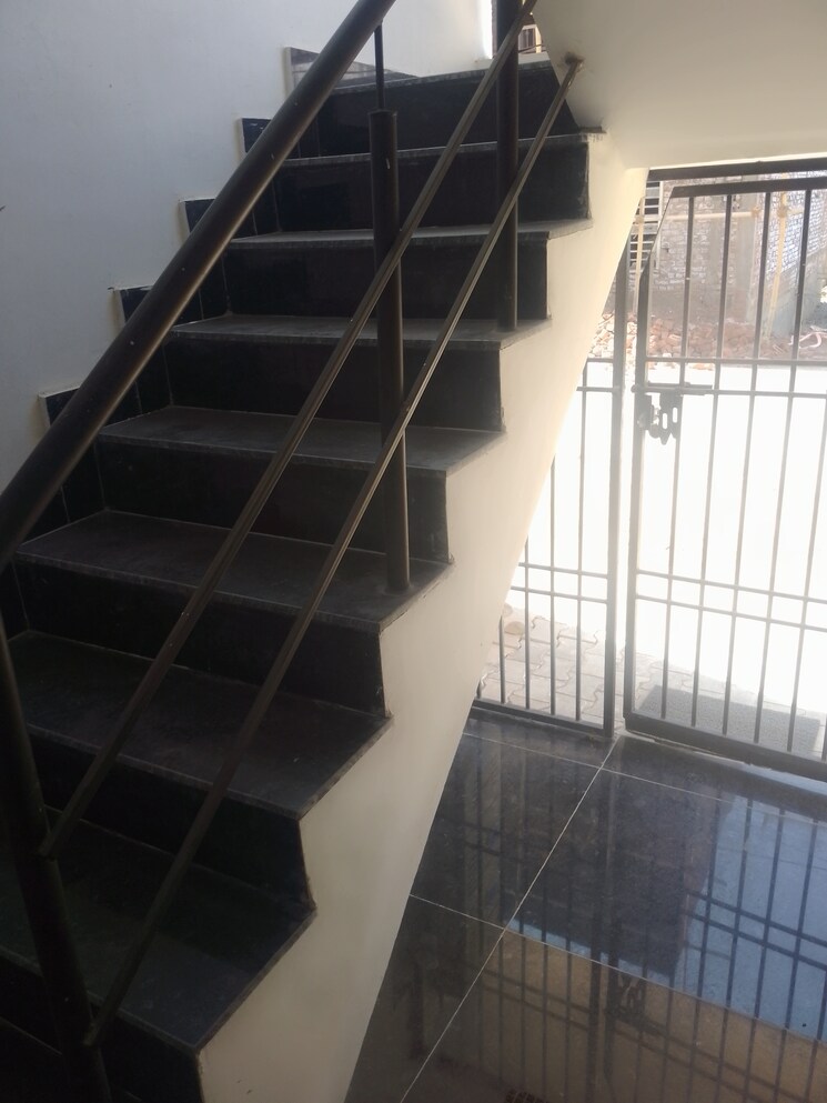 undefined, ludhiana chandigarh hwy 2 Bedroom 100 Sq.Yd. Apartment In LudhianA Chandigarh Hwy Mohali 8310899