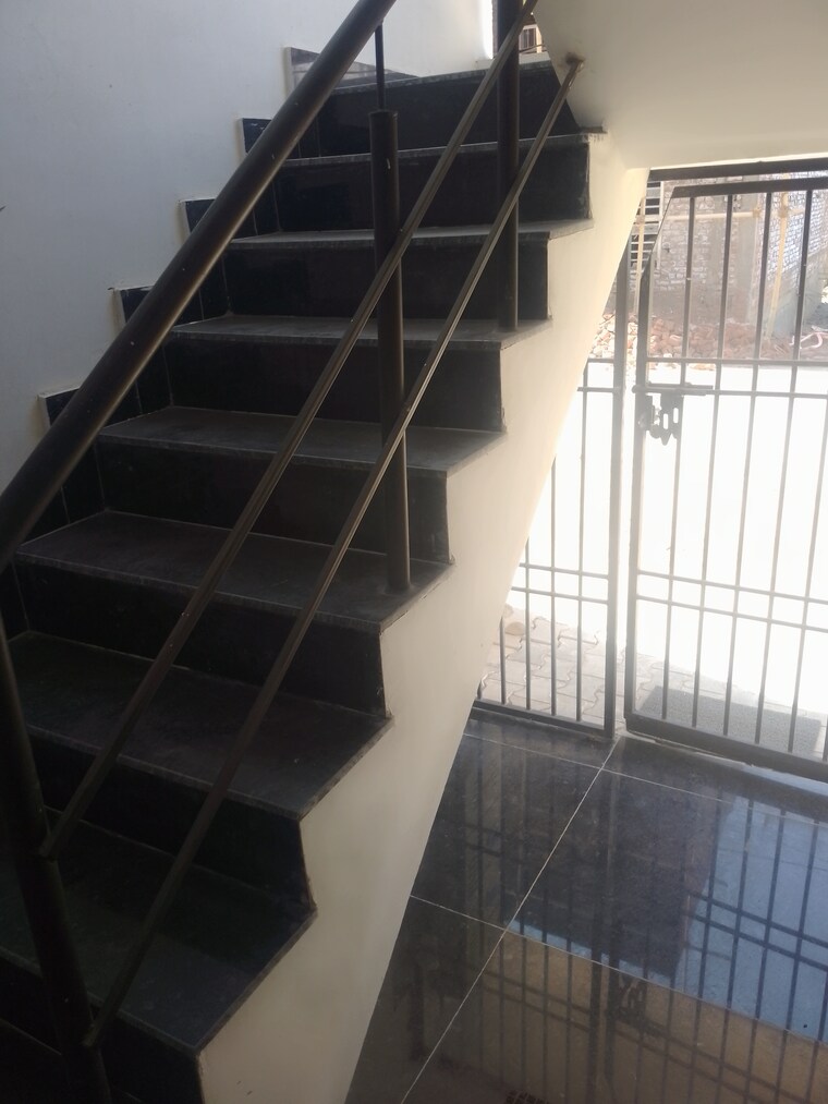 undefined, ludhiana chandigarh hwy 2 Bedroom 100 Sq.Yd. Apartment In LudhianA Chandigarh Hwy Mohali 8310899