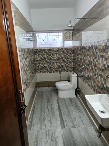 Kitchen in 2 BHK Builder Floor at Safdarjang Enclave – for Rent