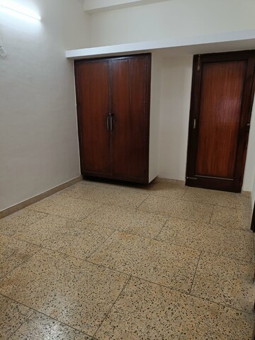 Room in 2 BHK Builder Floor at Safdarjang Enclave – for Rent