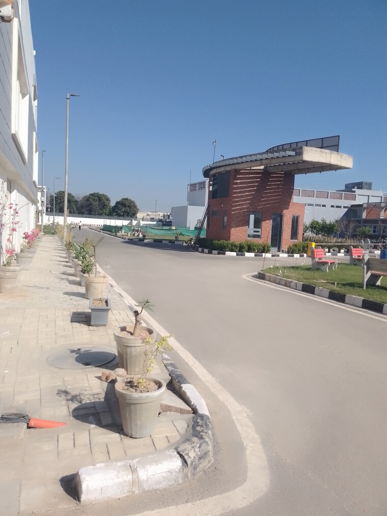 Exterior View, ludhiana chandigarh hwy 3 Bedroom 133 Sq.Yd. Apartment In LudhianA Chandigarh Hwy Mohali 8311091