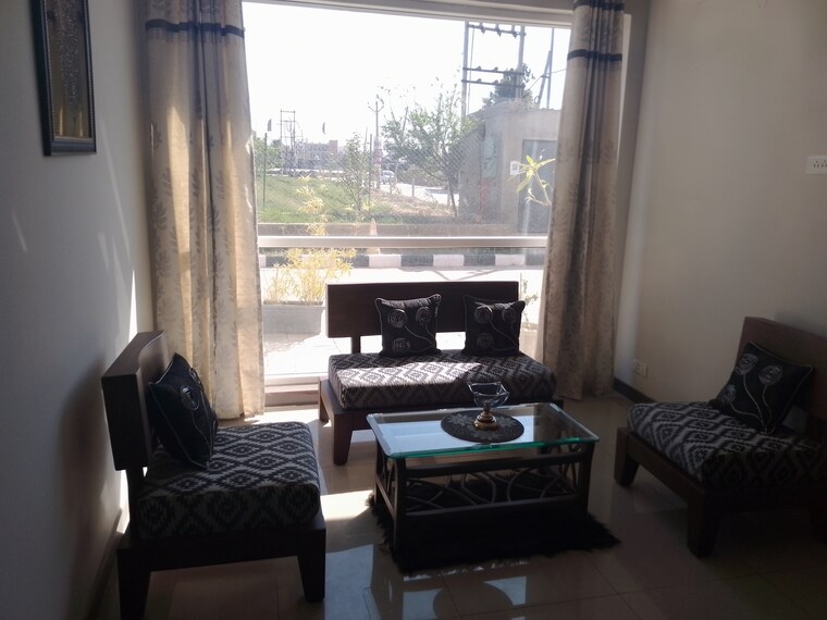 Living Room, ludhiana chandigarh hwy 3 Bedroom 133 Sq.Yd. Apartment In LudhianA Chandigarh Hwy Mohali 8311091
