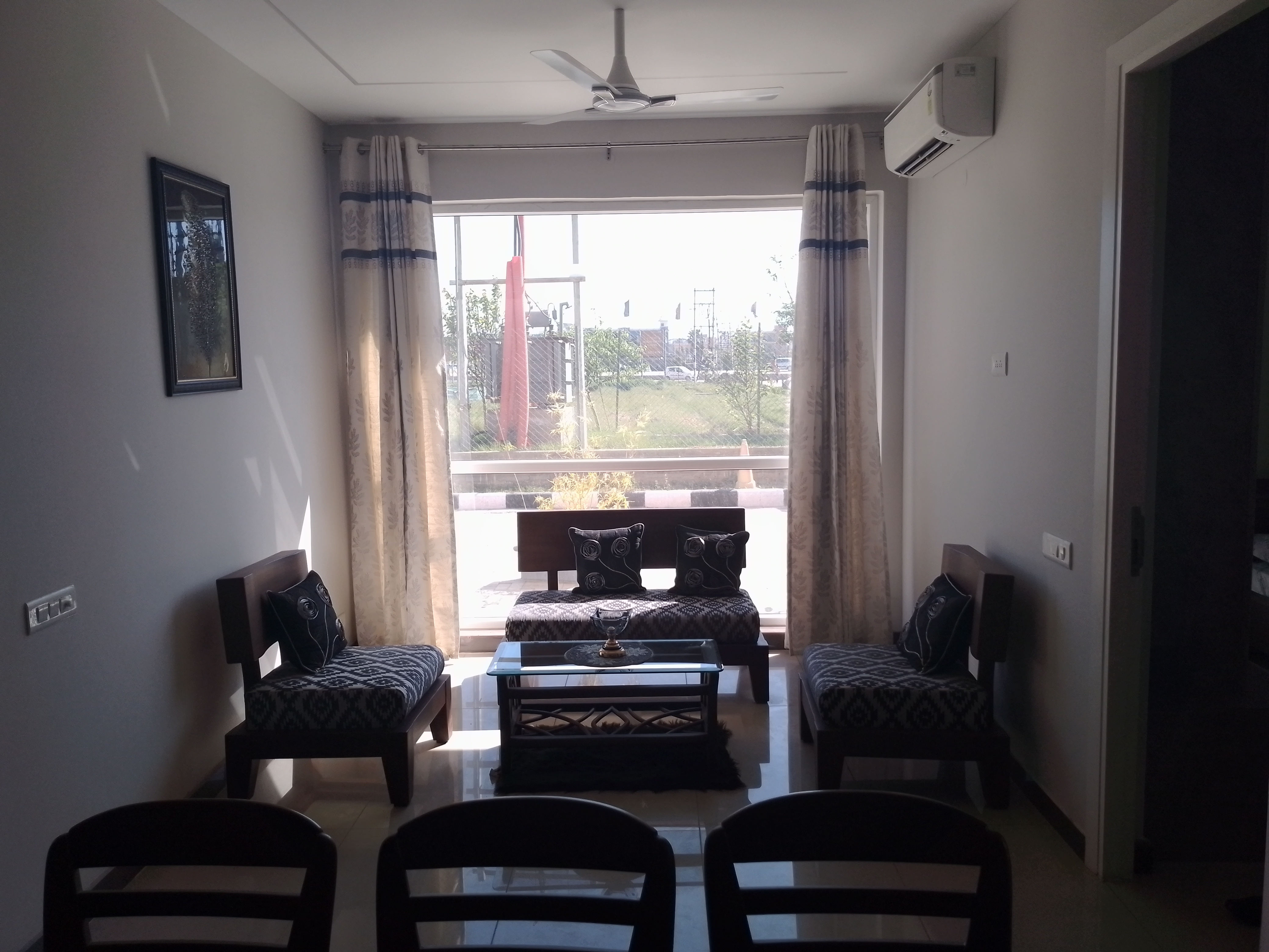 3 BHK + Servant Room,Study Room,Extra Room Apartment For Sale in The Gateway Society