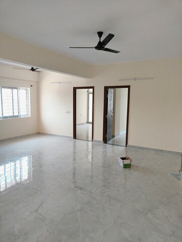 Room in 2 BHK Apartment at Sampangi Rama Nagar – for Rent