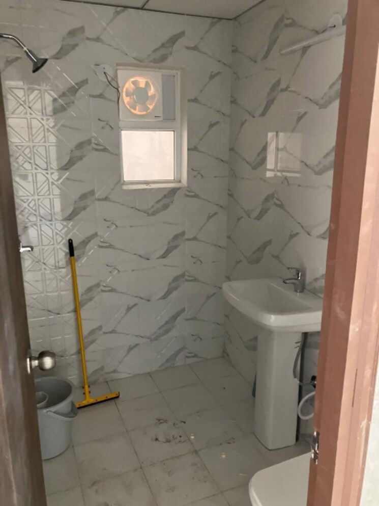 Bathroom, ska-divya-towers 3 Bedroom 1260 Sq.Ft. Apartment In Sector 16 Greater Noida Greater Noida 8311112