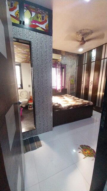 Bedroom in 2 BHK Apartment at Colaba – for Rent