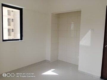 Room in 1 BHK Apartment at Vihang Valley Phase 2, Kasarvadavali – for Rent