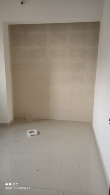 Room in 2 BHK Apartment at Vihang Valley Phase 3, Kasarvadavali – for Rent