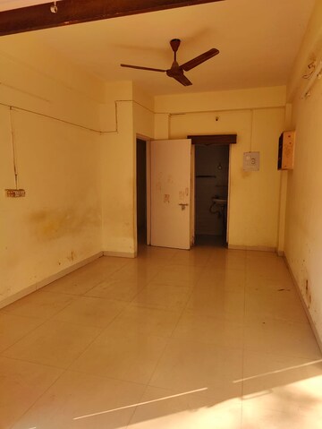 Room in 2 BHK Apartment at Kondhwa – for Rent