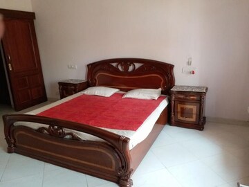 Bedroom in 3 BHK Villa at Sector 70 – for Rent
