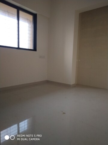 Room in 2 BHK Apartment at Vihang Valley Phase 2, Kasarvadavali – for Rent