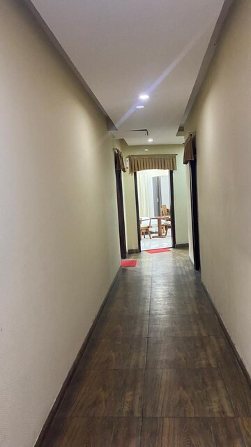 Building Lobby in 5 BHK Apartment at Churchgate – for Sale