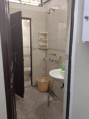 Bathroom in 1 BHK Builder Floor at Lajpat Nagar 4 – for Rent