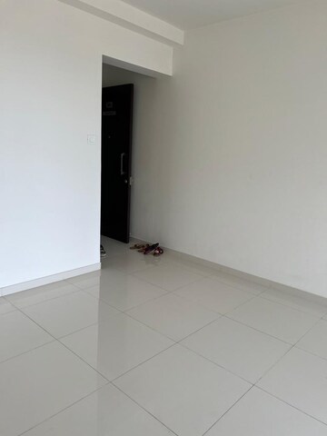 Room in 2 BHK Apartment at Vihang Valley Phase 2, Kasarvadavali – for Rent