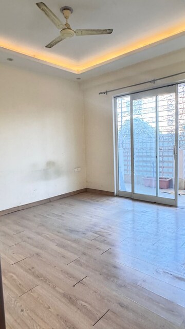 Room in 3 BHK Builder Floor at Ansal Sushant Lok I, Sector 43 – for Rent