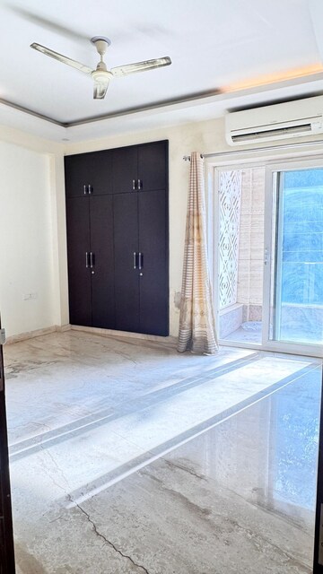 Room in 3 BHK Builder Floor at Ansal Sushant Lok I, Sector 43 – for Rent
