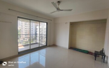 Room in 3 BHK Apartment at Vasant Vihar Complex, Pokhran Road No 2 – for Rent