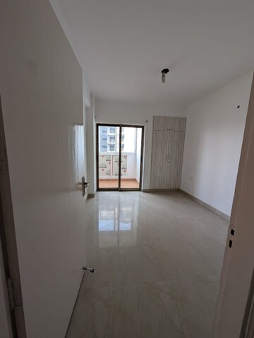 Room in 2.5 BHK Apartment at Raj Nagar Extension – for Sale