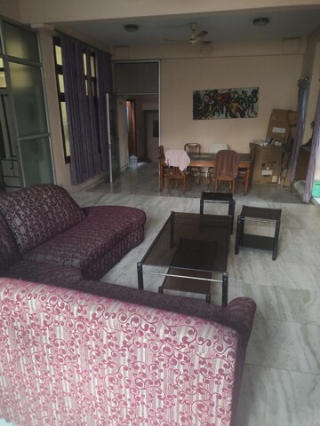 Living Room in 1 RK Apartment at Sector 29 – for Rent