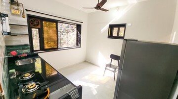 Team Area in 1 RK Apartment at Bandra West – for Rent