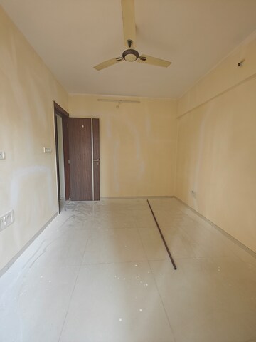 Room in 2 BHK Apartment at Meredian Meadows, Seawoods – for Rent