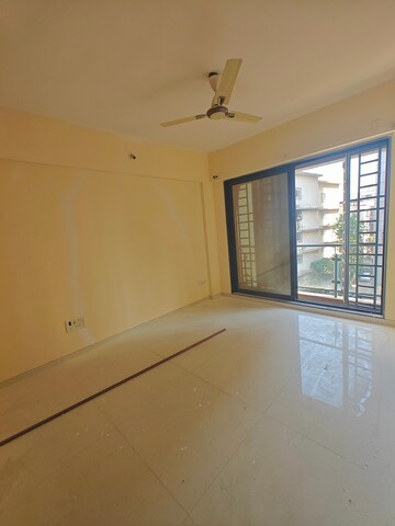 Room in 2 BHK Apartment at Meredian Meadows, Seawoods – for Rent