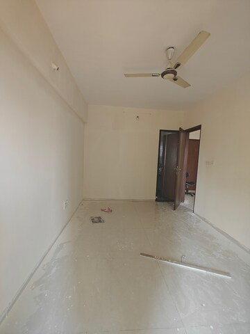 Room in 2 BHK Apartment at Meredian Meadows, Seawoods – for Rent