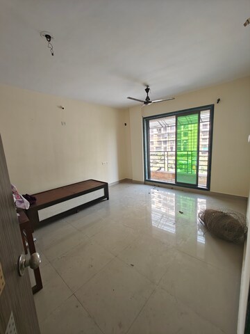 Room in 3.5 BHK Apartment at Rukmini Chaya Apartment, Seawoods – for Rent