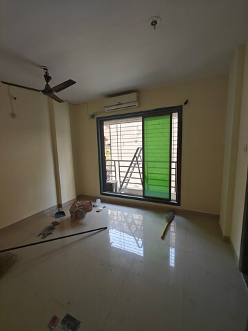 Room in 3.5 BHK Apartment at Rukmini Chaya Apartment, Seawoods – for Rent