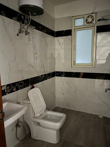 Team Area in 3 BHK Builder Floor at Ansal Sushant Lok I, Sector 43 – for Rent