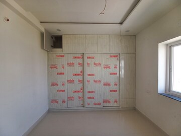 Furnished Amenities in 3 BHK Apartment at Serilingampally – for Rent