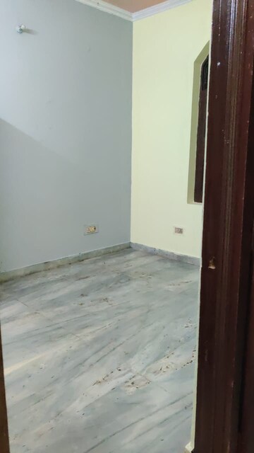 Room in 2 BHK Independent House at Sector 31 – for Rent