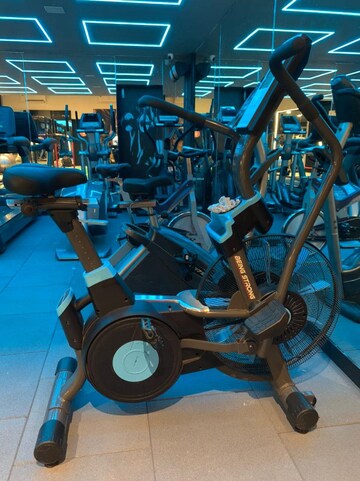 Gym in  Showroom at K Raheja Vihar, Powai – for Rent