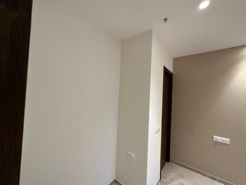 Room in 3 BHK Apartment at Kanakia Rainforest, Andheri East – for Rent