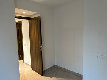 Room in 3 BHK Apartment at Kanakia Rainforest, Andheri East – for Rent