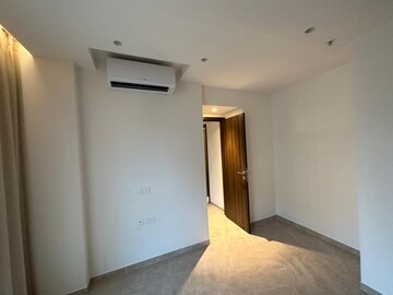 Room in 3 BHK Apartment at Kanakia Rainforest, Andheri East – for Rent