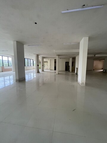 Room in  Showroom at K Raheja Vihar, Powai – for Rent