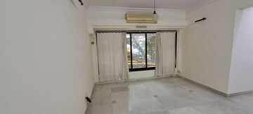 Room in 2 BHK Apartment at Bandra West – for Rent
