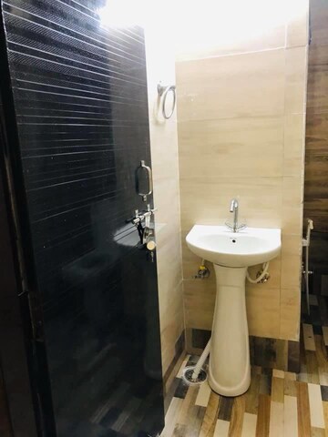 Bathroom in 1 BHK Apartment at Sector 24 – for Rent