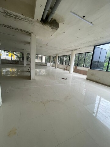 Room in  Showroom at K Raheja Vihar, Powai – for Rent