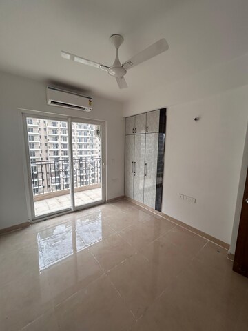 Room in 3 BHK Apartment at ATS Nobility, Sector 4, Greater Noida – for Rent
