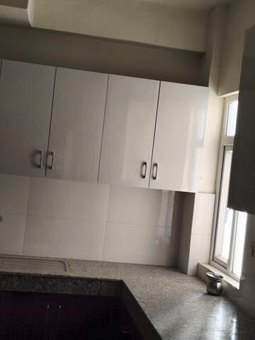 Bathroom in 3 BHK Apartment at Central Park Flower Valley Aqua Front Towers, Sohna Sector 33 – for Rent
