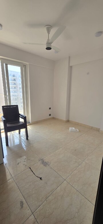 Room in 2 BHK Apartment at BPTP Discovery Park, Sector 80 – for Rent