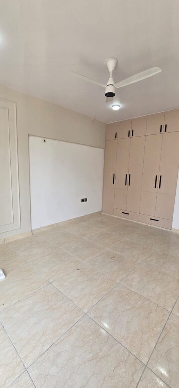 Room in 2 BHK Apartment at BPTP Discovery Park, Sector 80 – for Rent