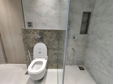 Bathroom in 4 BHK Apartment at Shivshakti Apartments, Andheri West – for Rent