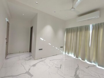 Bathroom in 4 BHK Apartment at Shivshakti Apartments, Andheri West – for Rent