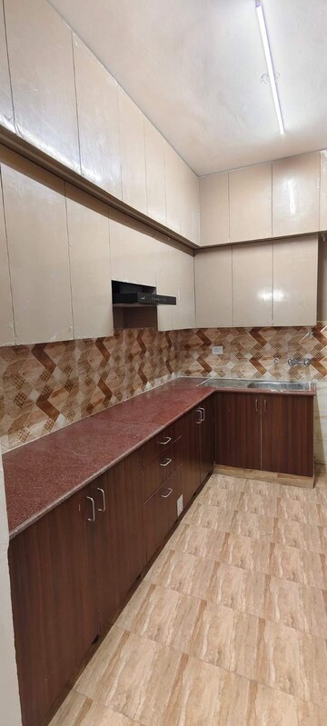 Kitchen in 3 BHK Apartment at Amrapali Golf Homes, Sector 4, Greater Noida – for Rent